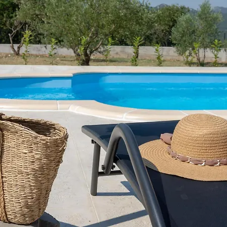 Life Villa