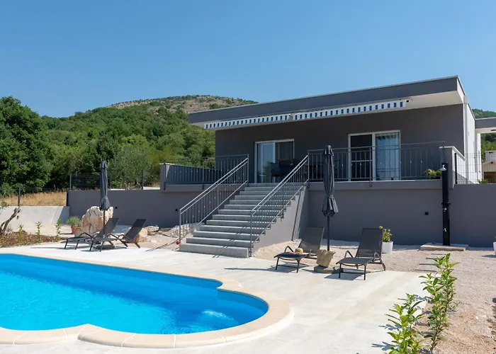 Life Villa